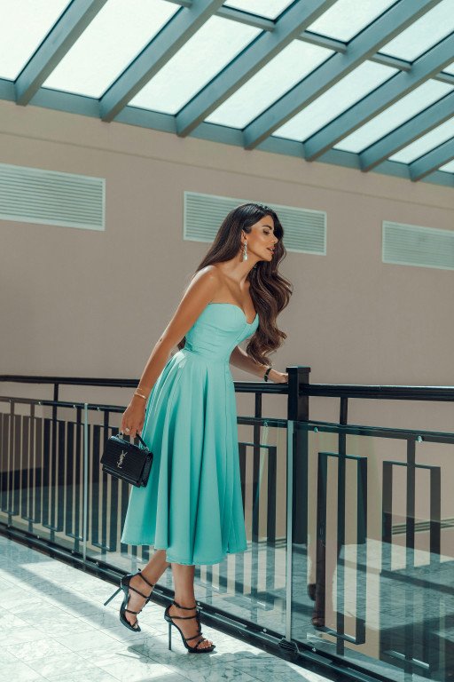 Elegant Carolina Herrera Dresses: Your Ultimate Guide to High Fashion