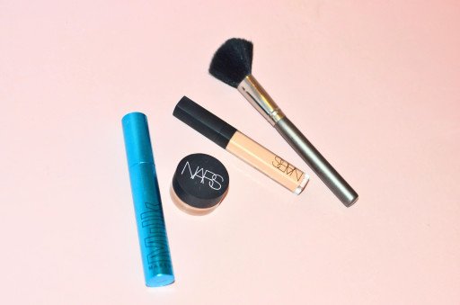 The Essential Guide to a Basic Makeup Routine for Beginners