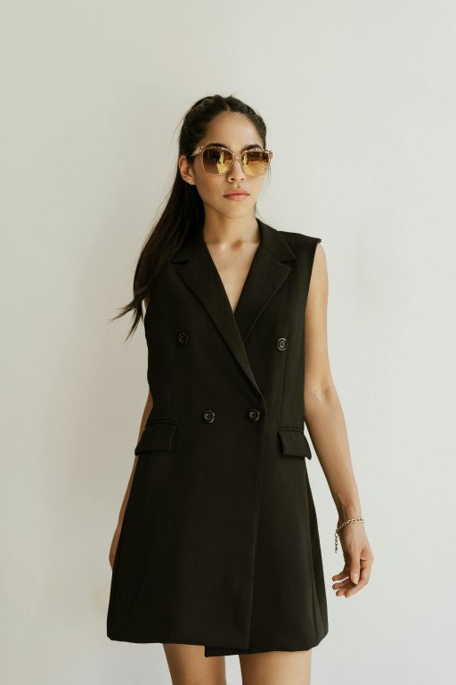 Zara Black Sleeveless Dress Styling